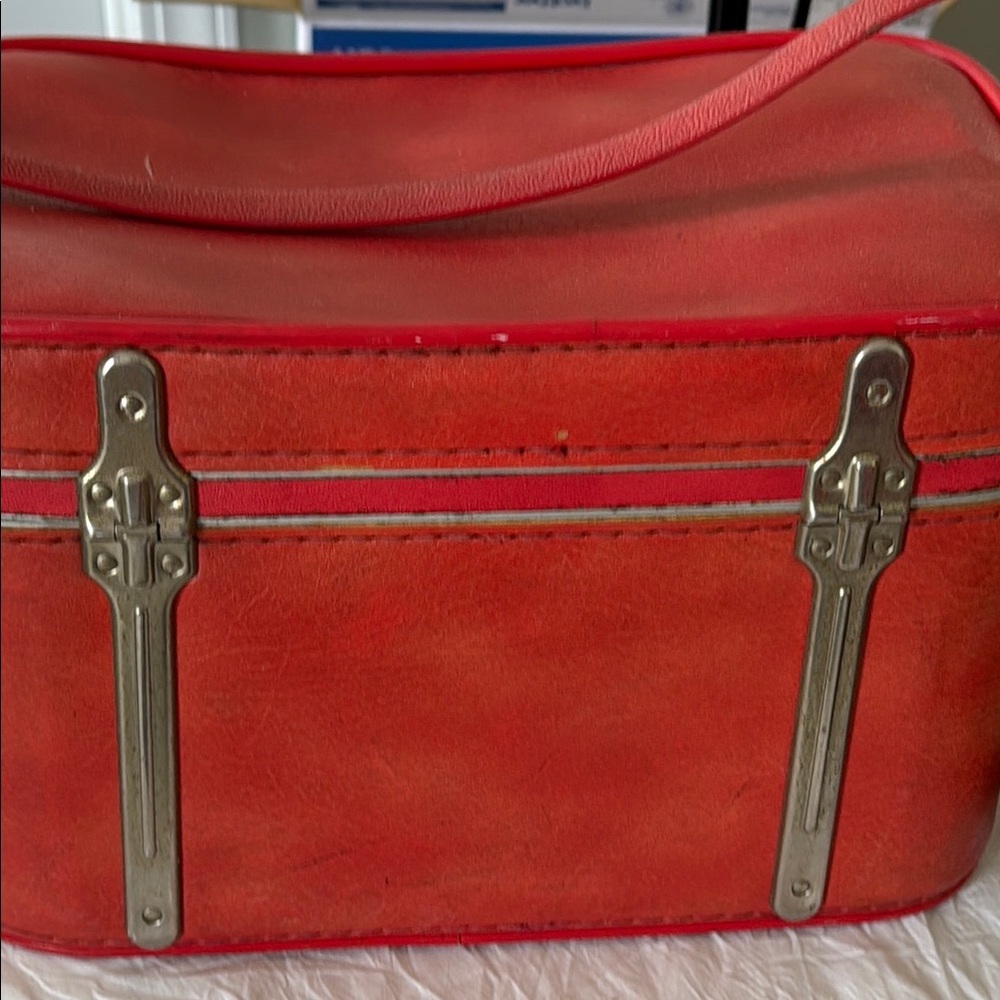 Sears Feather lite Vintage Red Travel Case - Picture 6 of 12